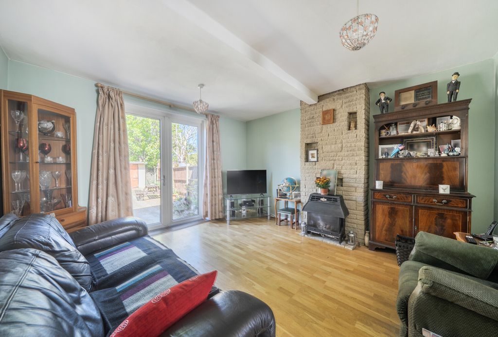 Property photo 2 of 21 1451797-8-69F1F71...