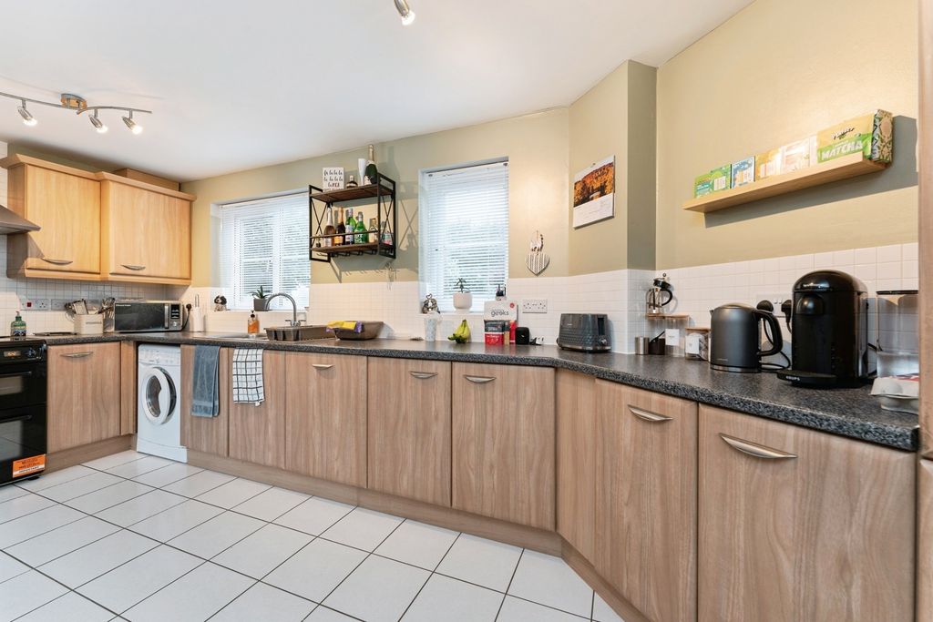 Property photo 2 of 16 Photo