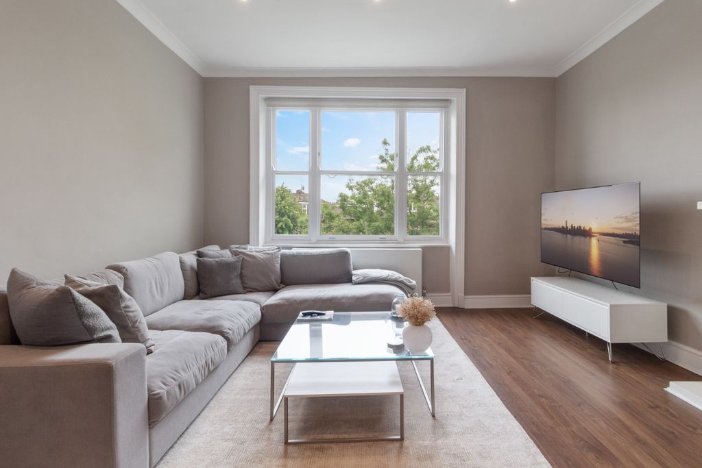 Property photo 1 of 10 4287000