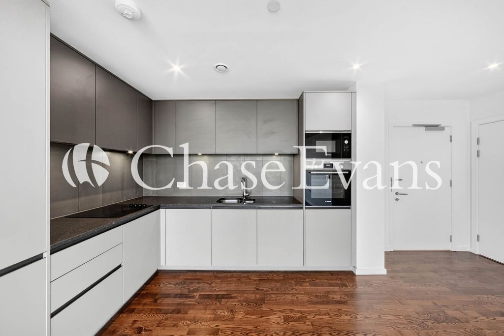 Property photo 2 of 14 Kitchen