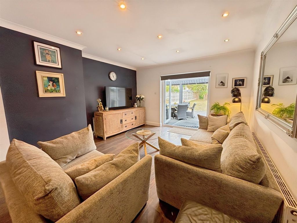 Property photo 2 of 34