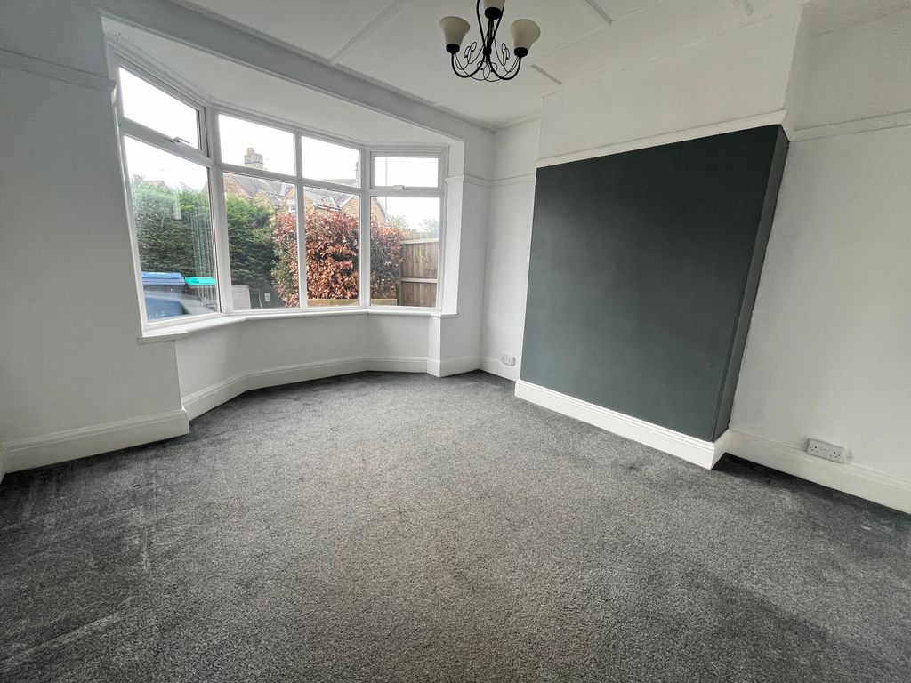 Property photo 3 of 12 Image