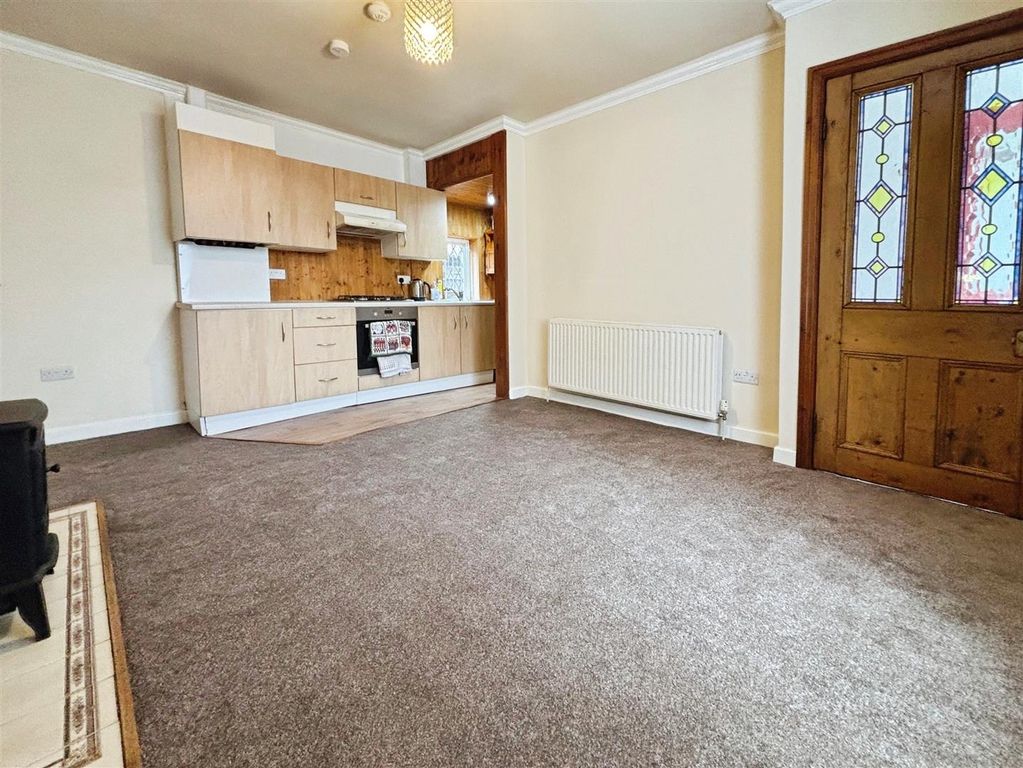 Property photo 2 of 9 Lounge Kitchen