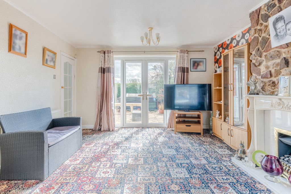 Property photo 3 of 20 A7409159-Hdr-13