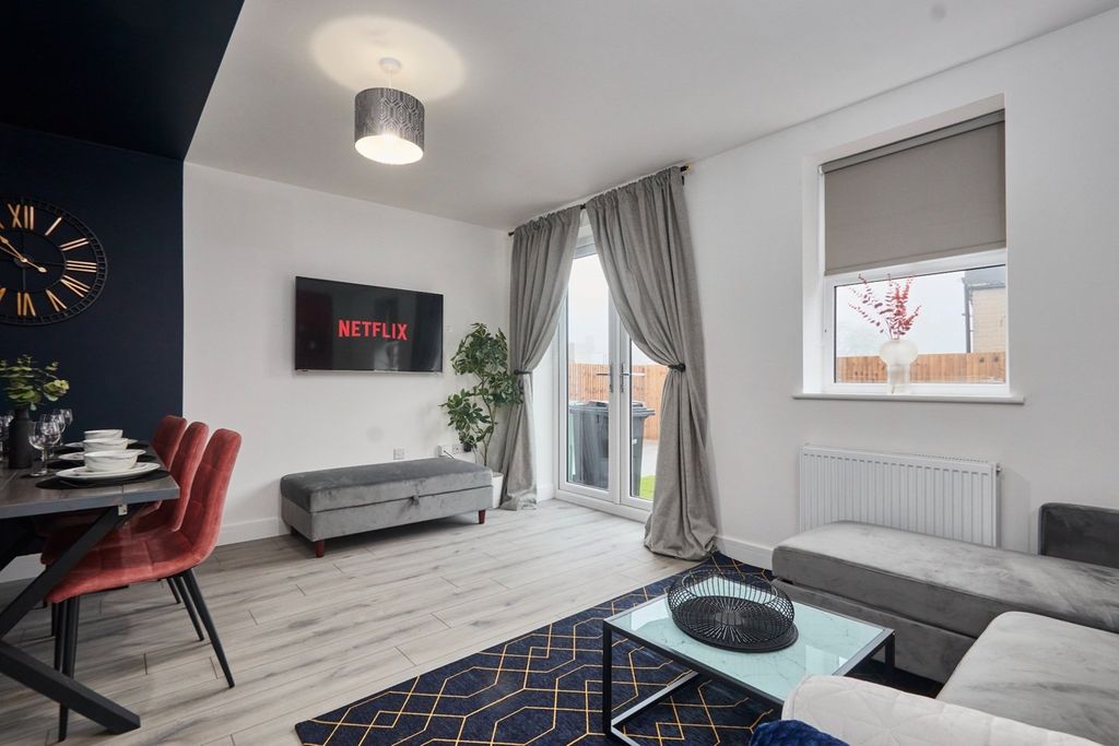 Property photo 3 of 5 Gallery