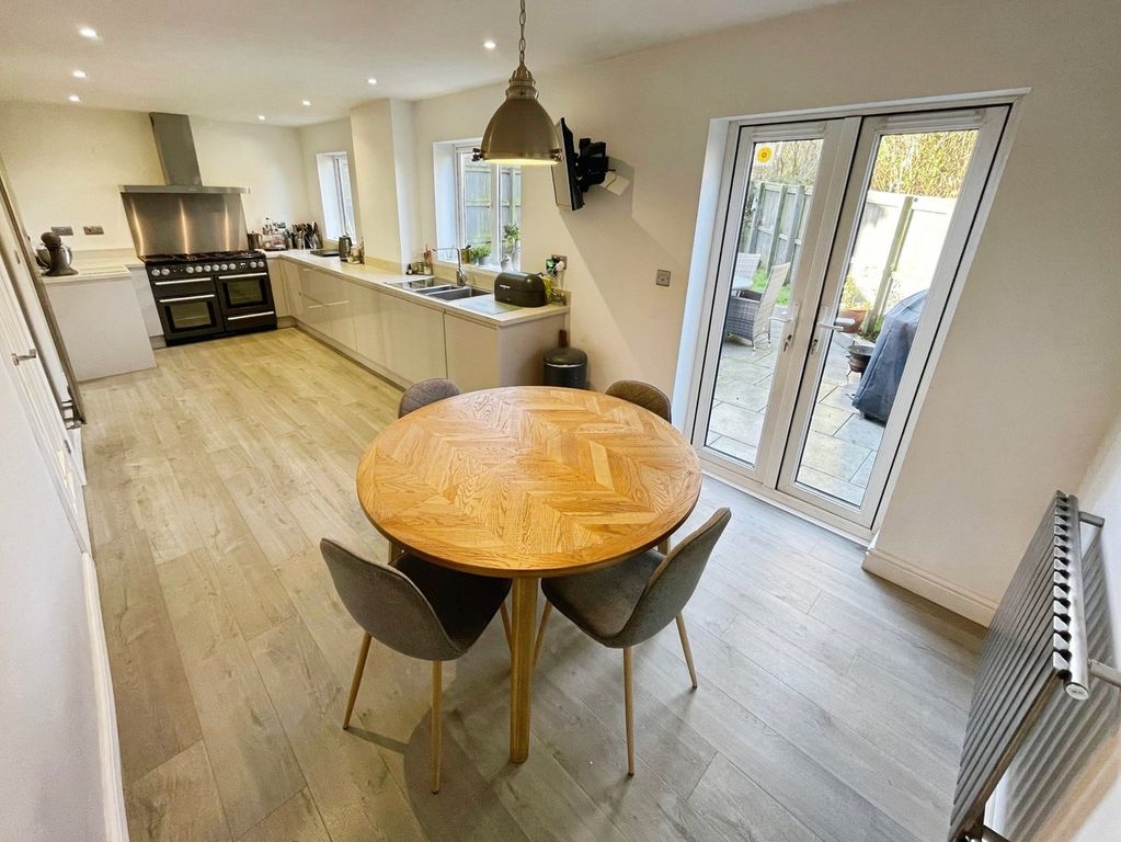 Property photo 3 of 27