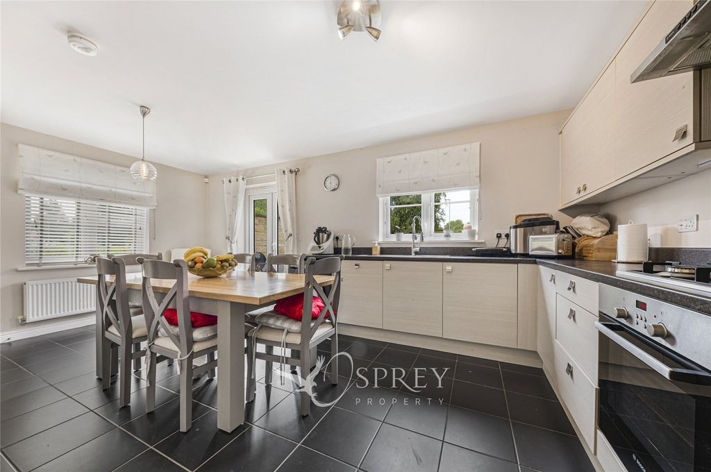 Property photo 3 of 14 Dining Kitchen