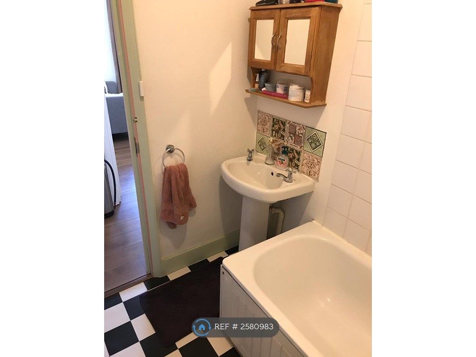 Property photo 3 of 8 Bathroom