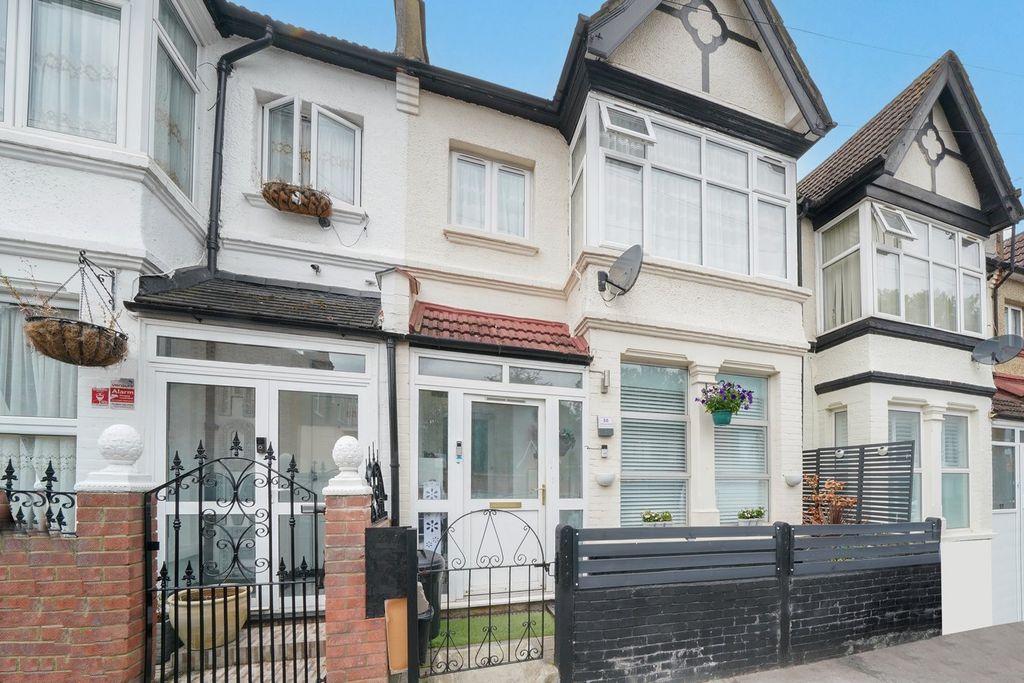 Property photo 1 of 12