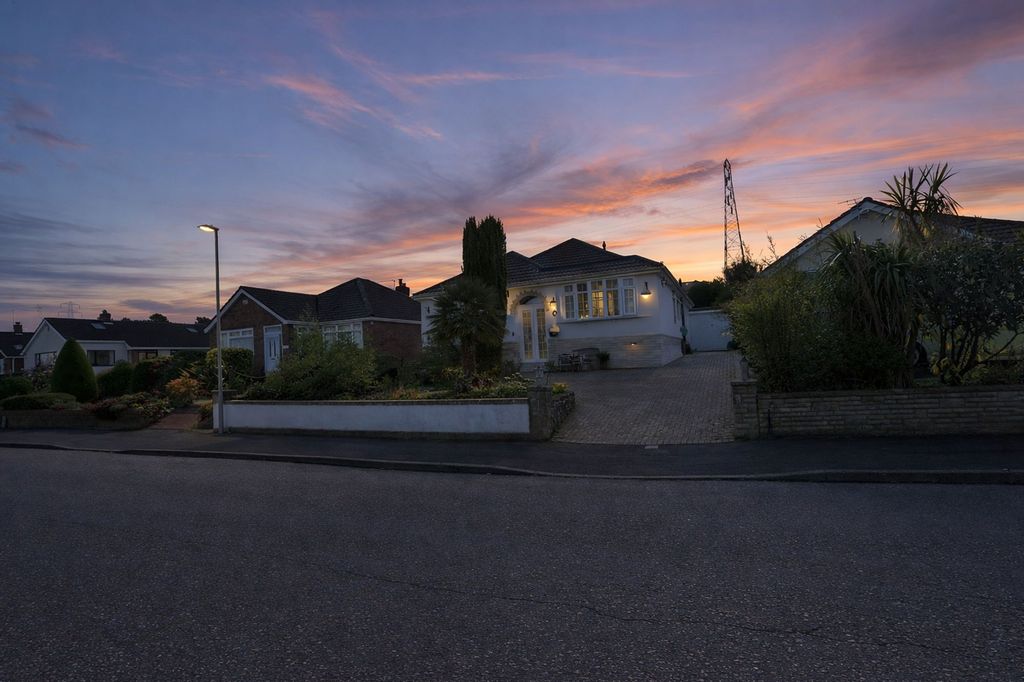 Property photo 2 of 24