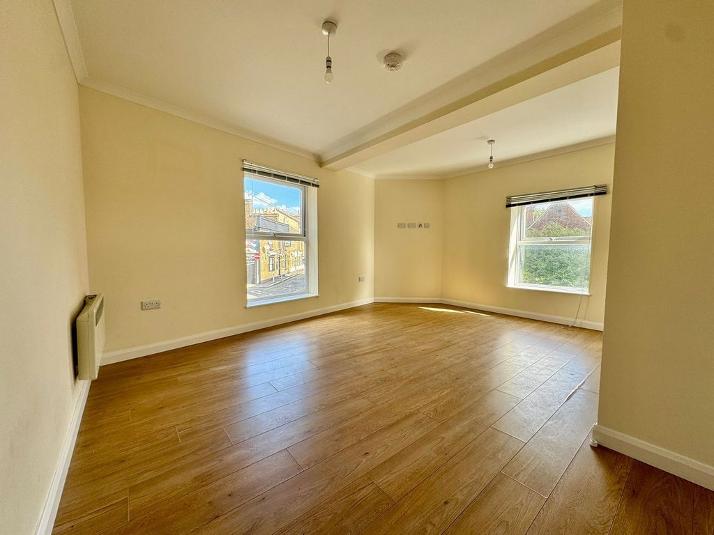 Property photo 2 of 7 Living Room
