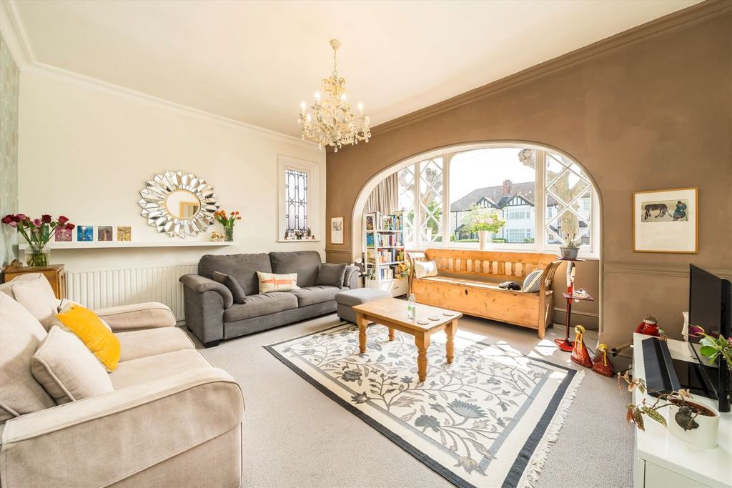 Property photo 2 of 10