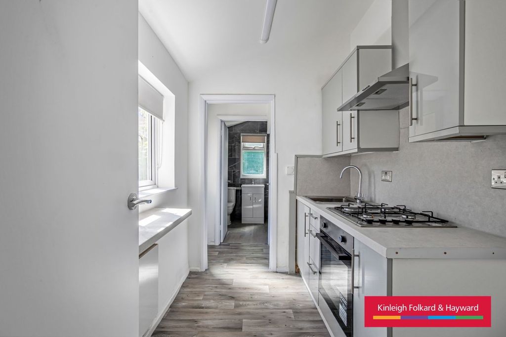 Property photo 3 of 17 Picture No. 05