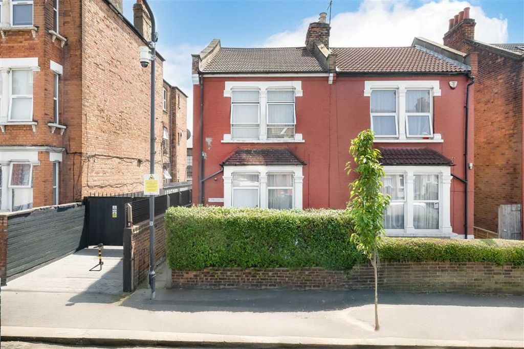 Property photo 1 of 3