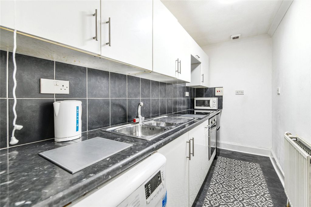 Property photo 3 of 13 Kitchen