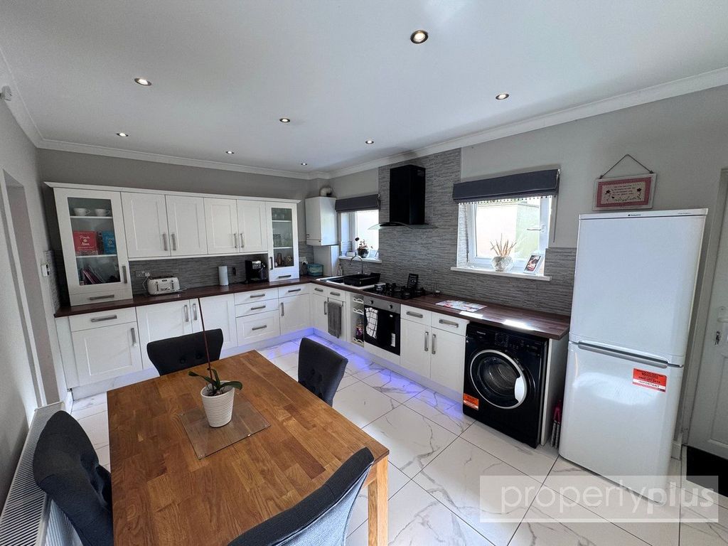 Property photo 3 of 17 Picture No. 22