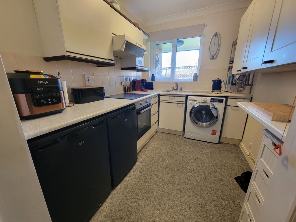 Property photo 3 of 9