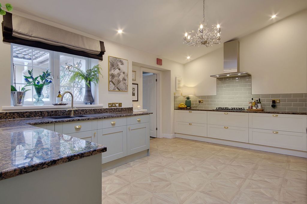 Property photo 2 of 68