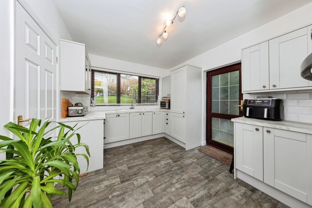 Property photo 3 of 21 Pbox-Img.Jpg