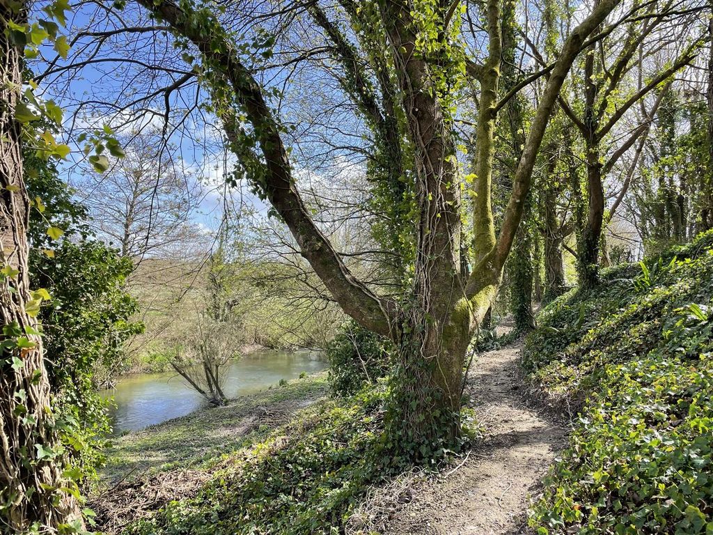 Property photo 1 of 8 1.Jpeg