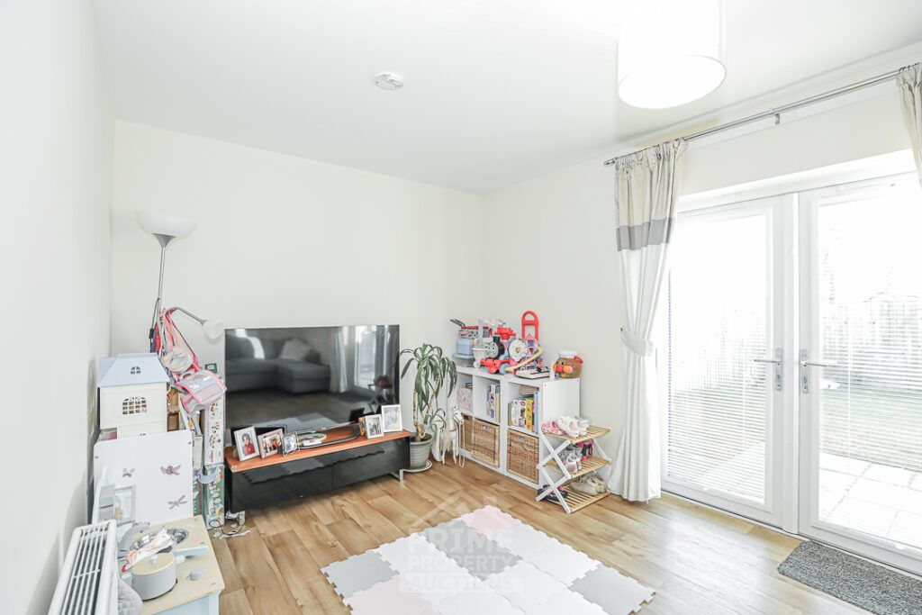 Property photo 2 of 28