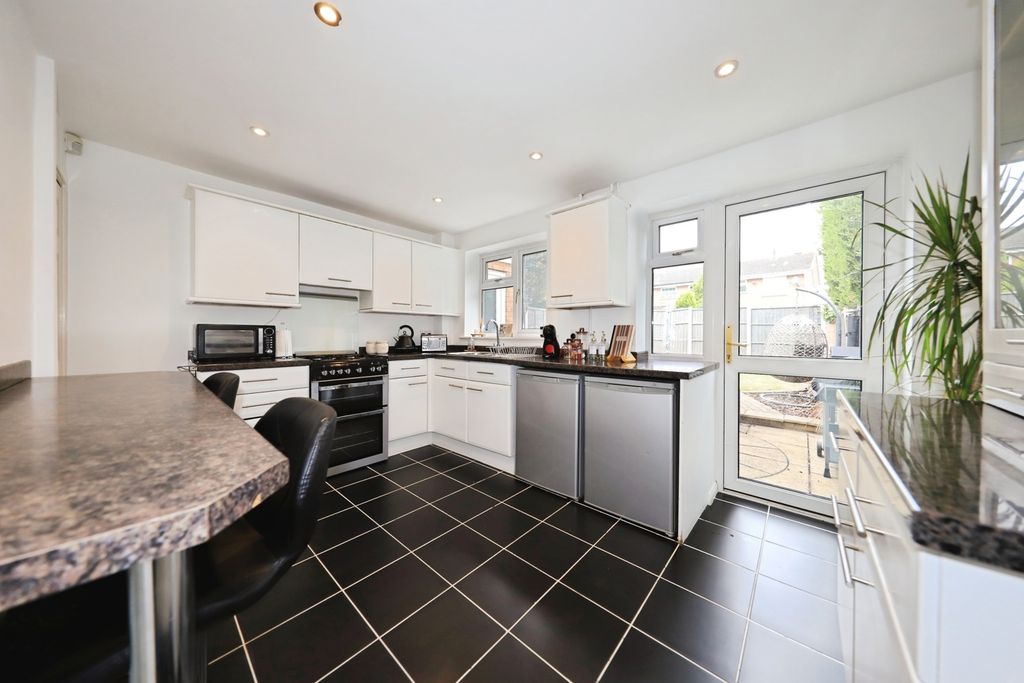 Property photo 3 of 8 Kitchen/Diner