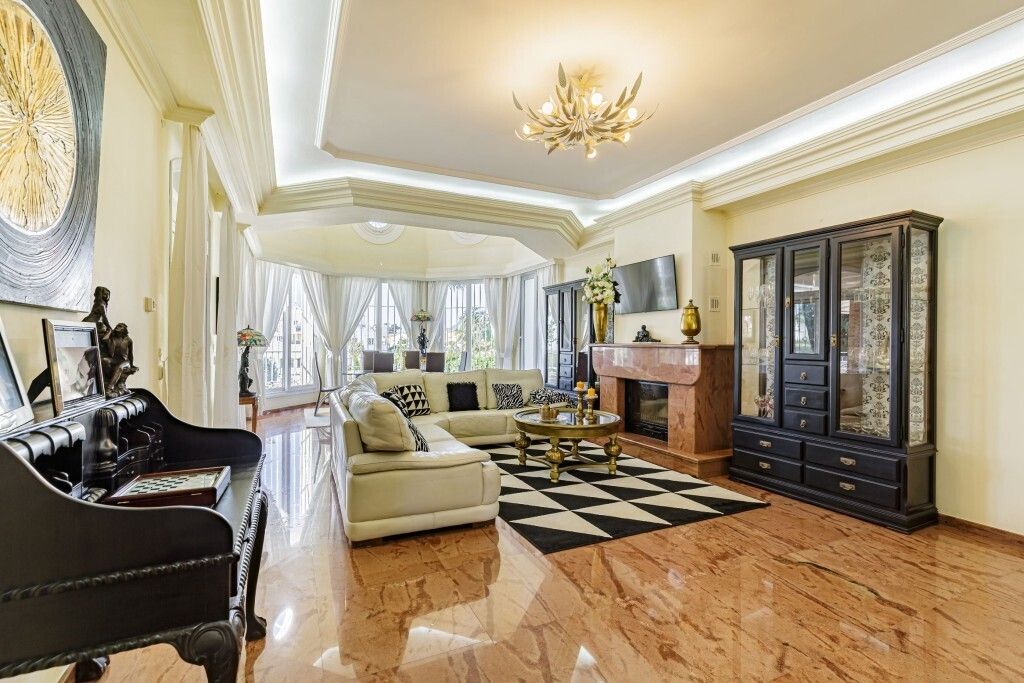 Property photo 2 of 10 Lounge