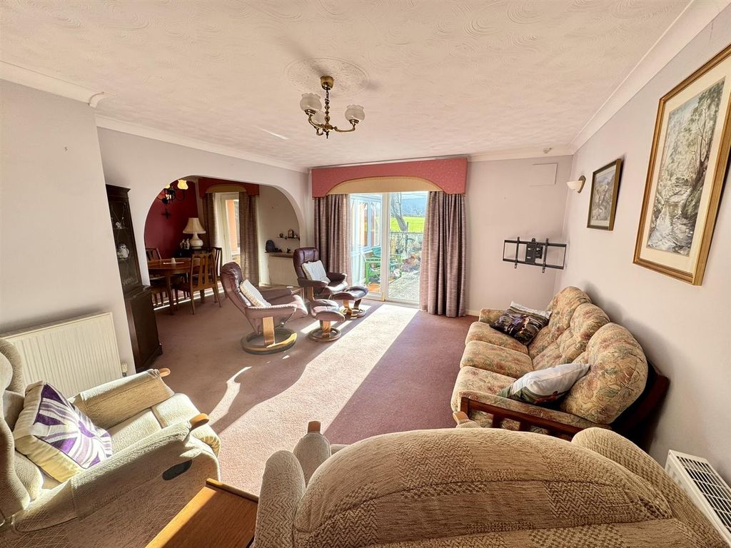 Property photo 3 of 22 Living Room