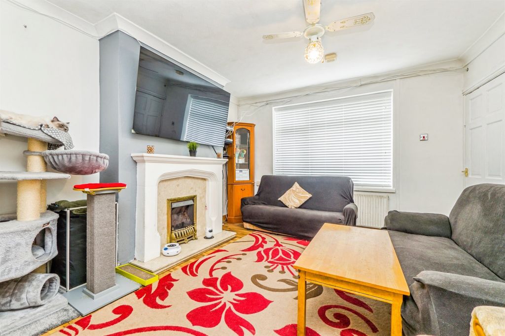 Property photo 2 of 17