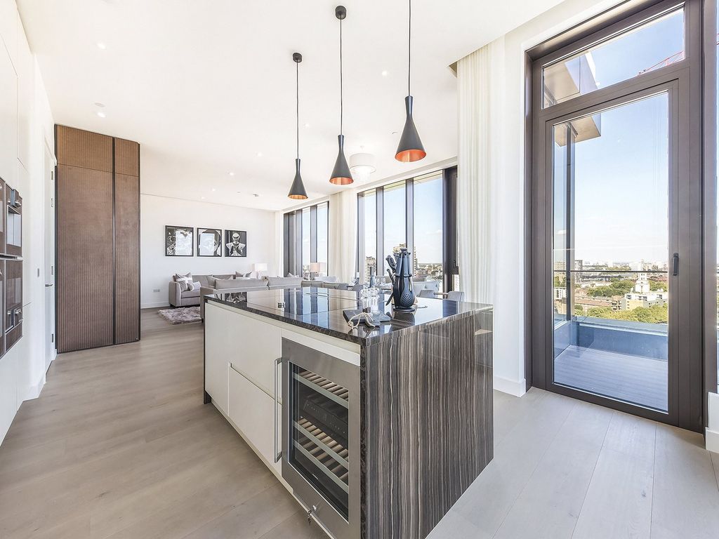 Property photo 2 of 27 Admiralty House E1