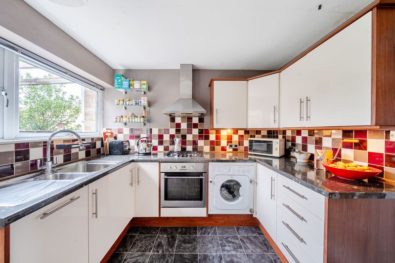 Property photo 2 of 10 Photo 11