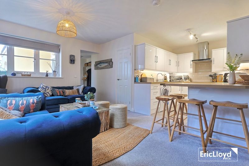 Property photo 1 of 15 Photo 7