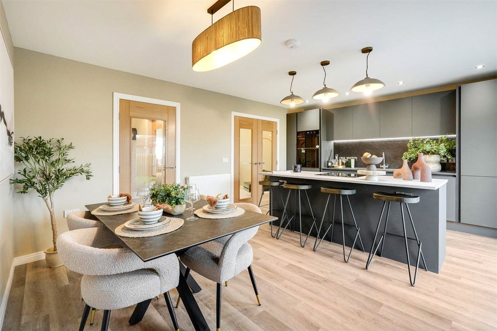 Property photo 3 of 18 Kitchen/Dining