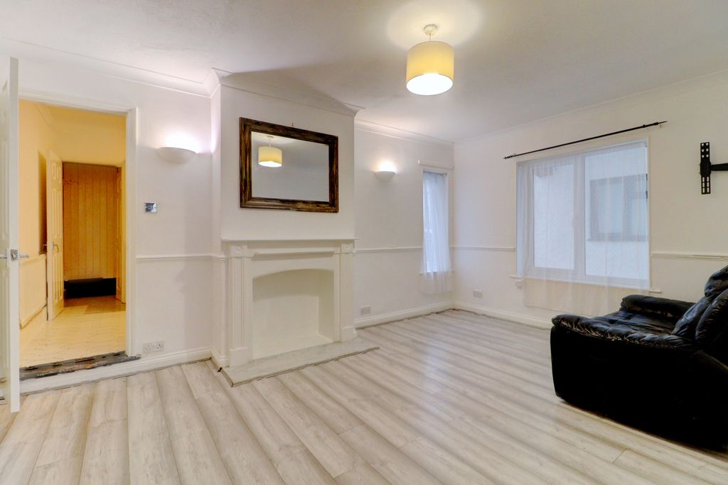 Property photo 3 of 10 Picture No. 07