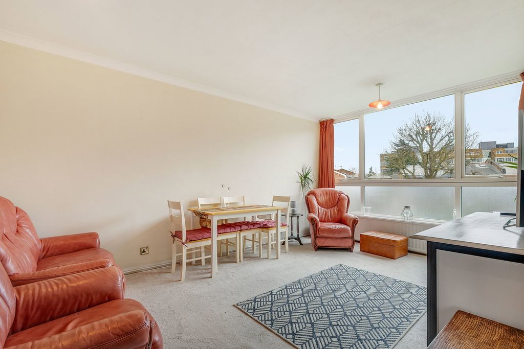 Property photo 3 of 14