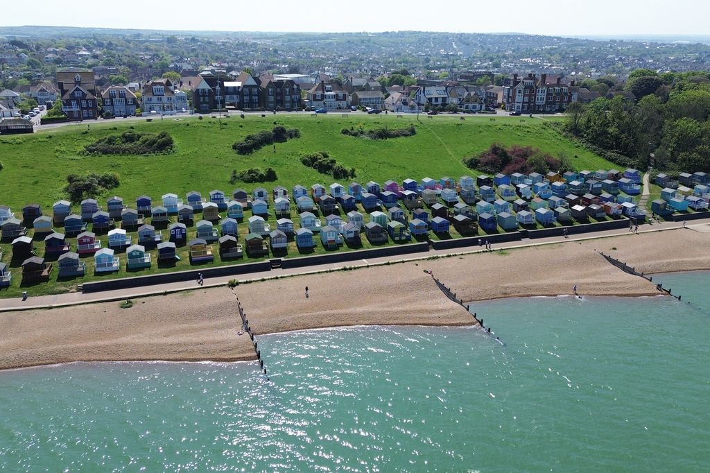 Property photo 2 of 15 Nearby Tankerton Slopes (1)
