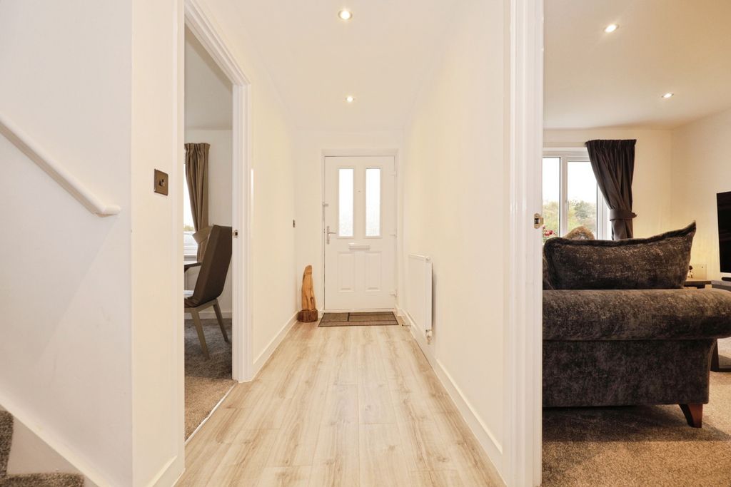 Property photo 2 of 20 Hallway