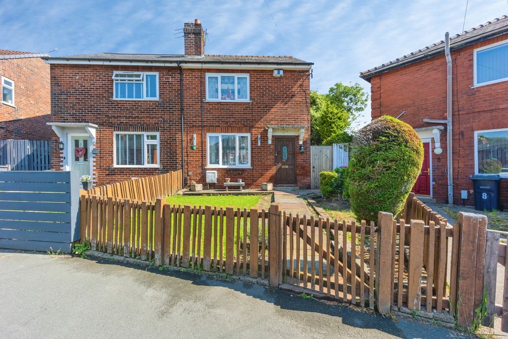 Property photo 1 of 16 External