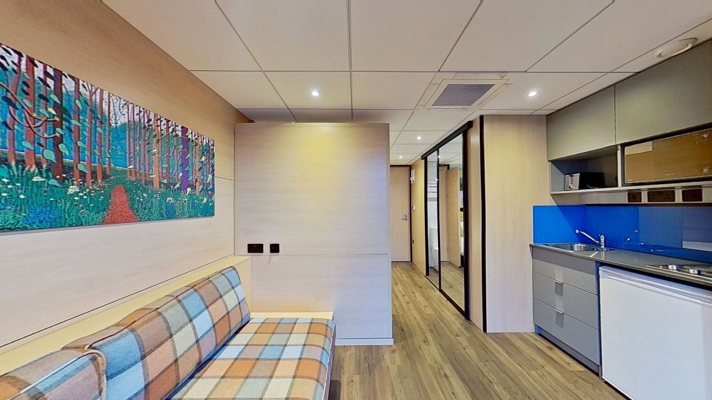 Property photo 1 of 6 Living Room