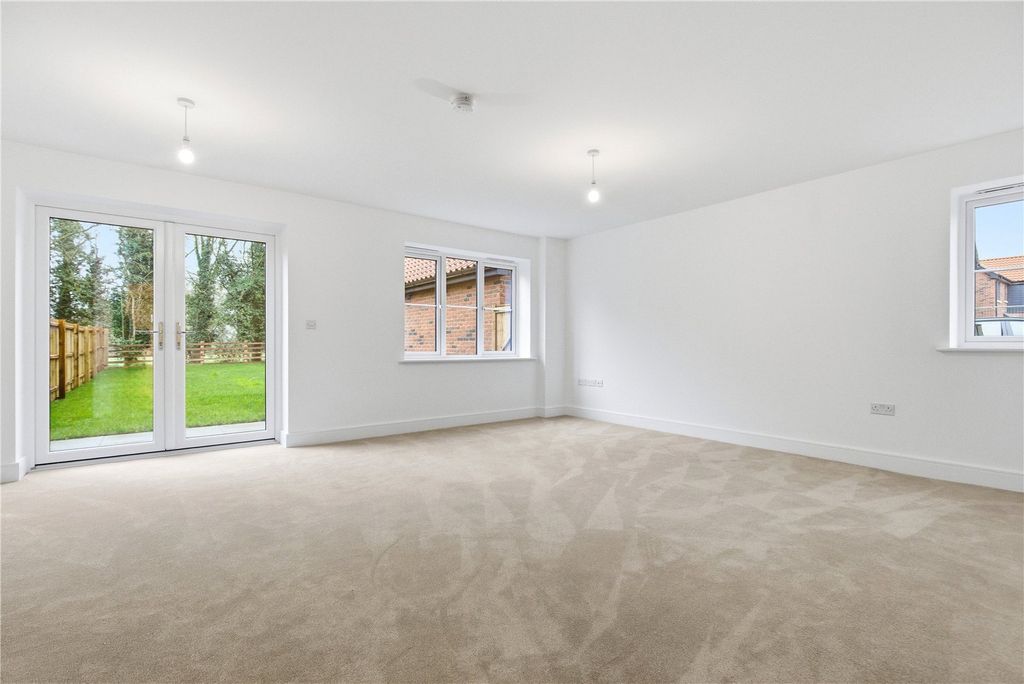 Property photo 3 of 28 Picture No. 12