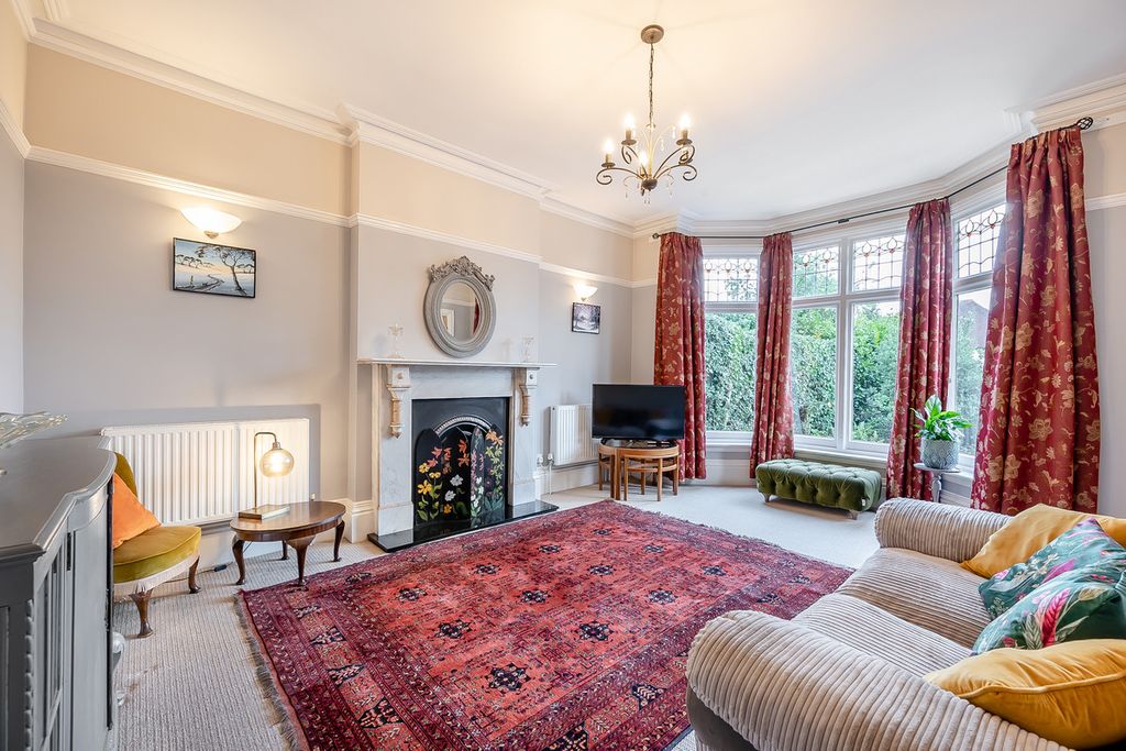 Property photo 2 of 48