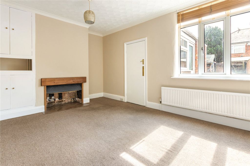 Property photo 3 of 12 Dining
