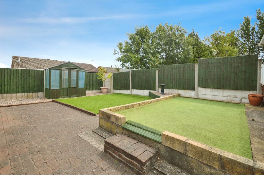 Property photo 3 of 13 Garden