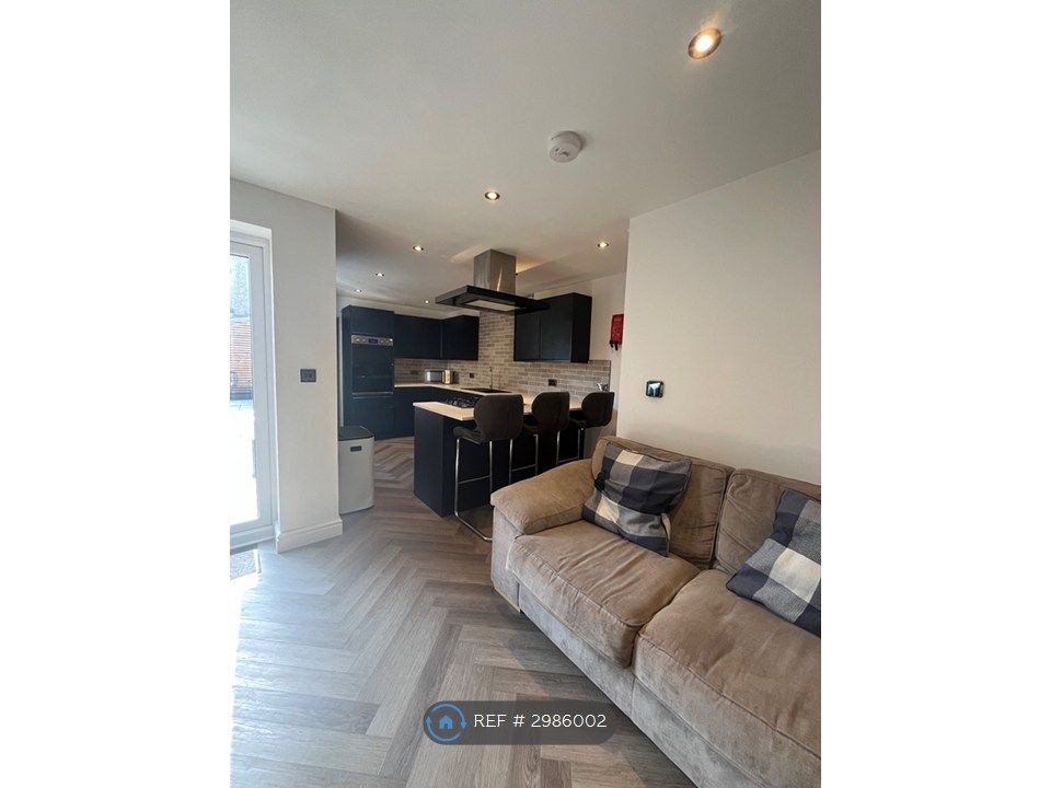 Property photo 2 of 26