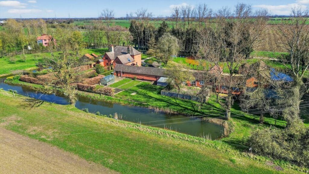 Property photo 3 of 63 Country Home With Land