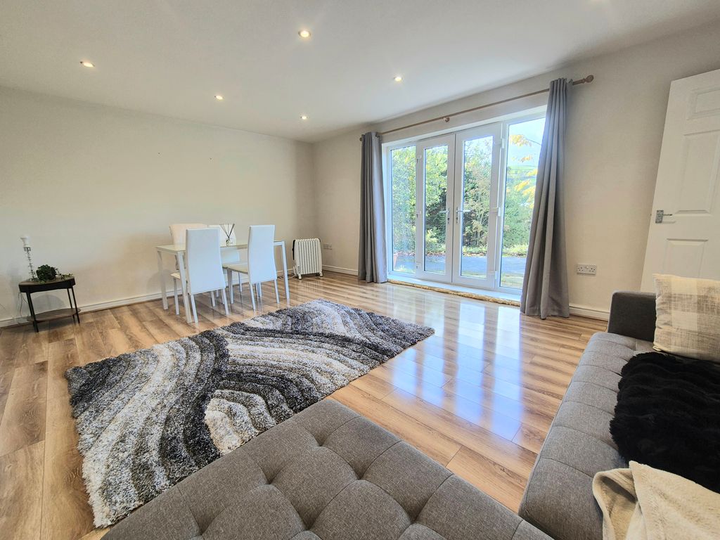 Property photo 3 of 11 Image