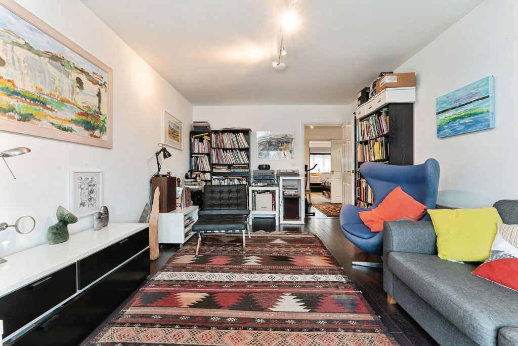 Property photo 3 of 12 Pbox-Img.Jpg