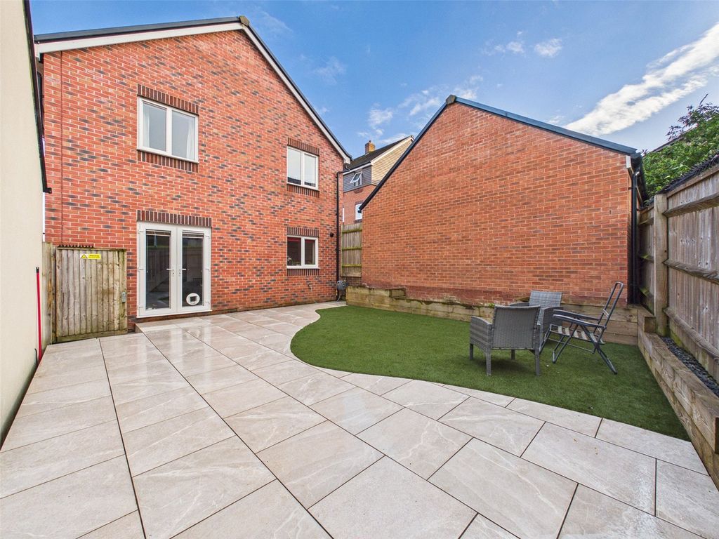 Property photo 3 of 8 Picture No. 14