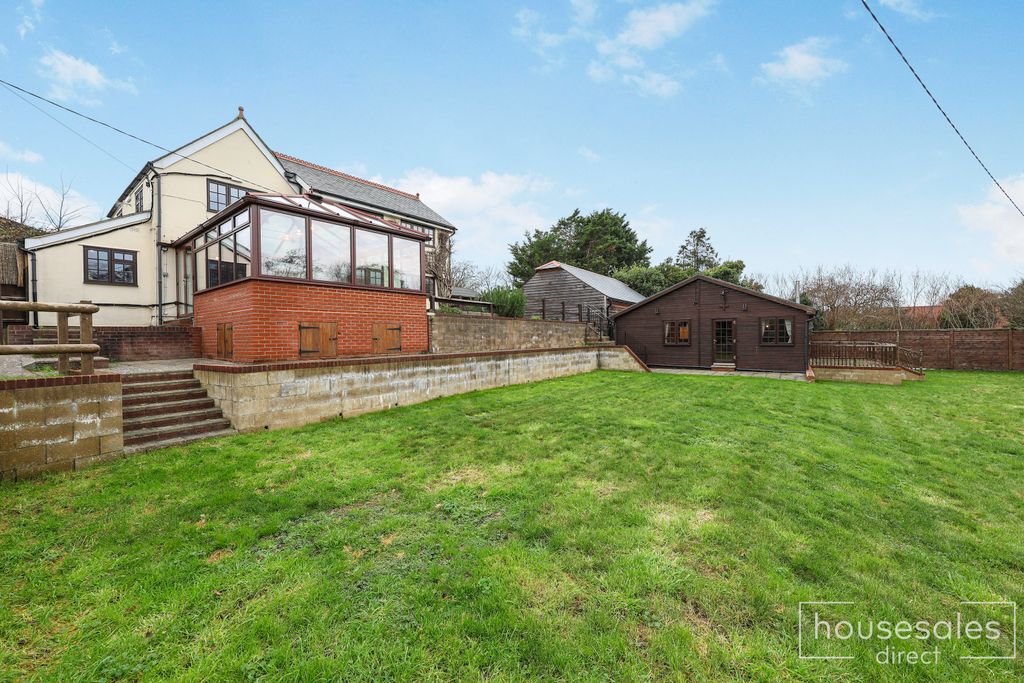 Property photo 1 of 21