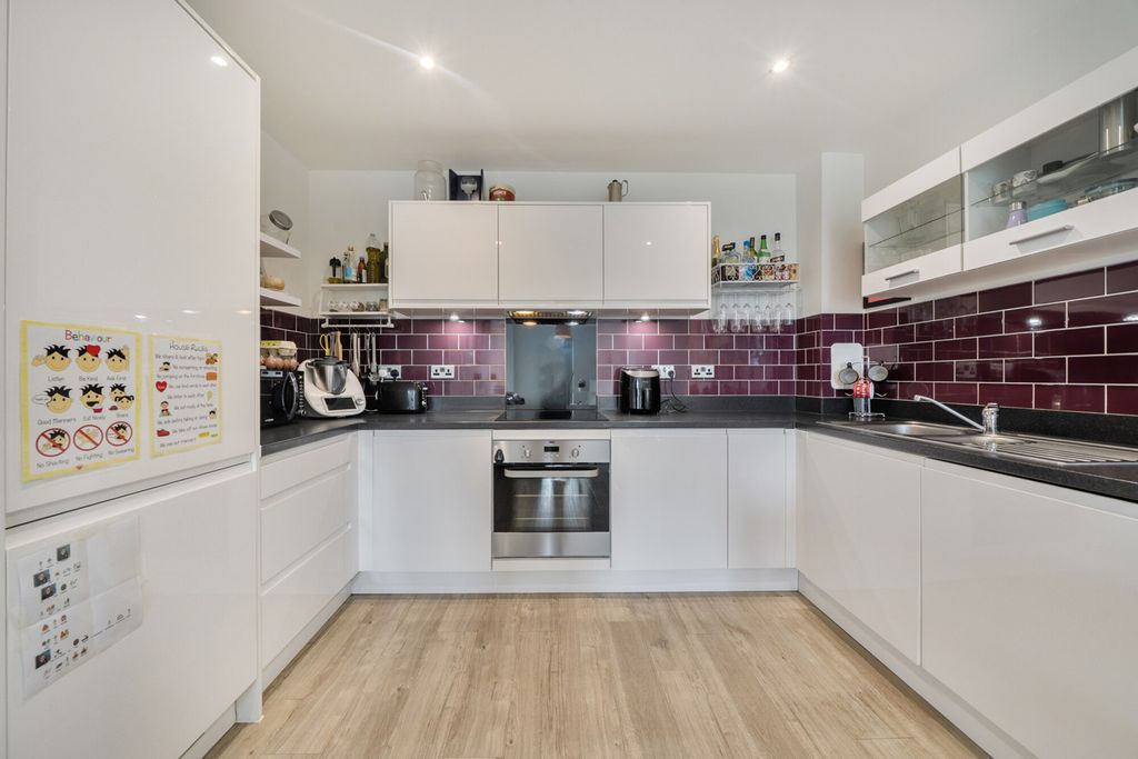 Property photo 2 of 18 1455554-6-6A01E7c...